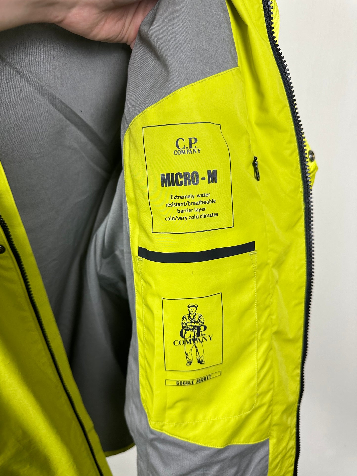 CP Company Micro M Jacket Size Large (L)