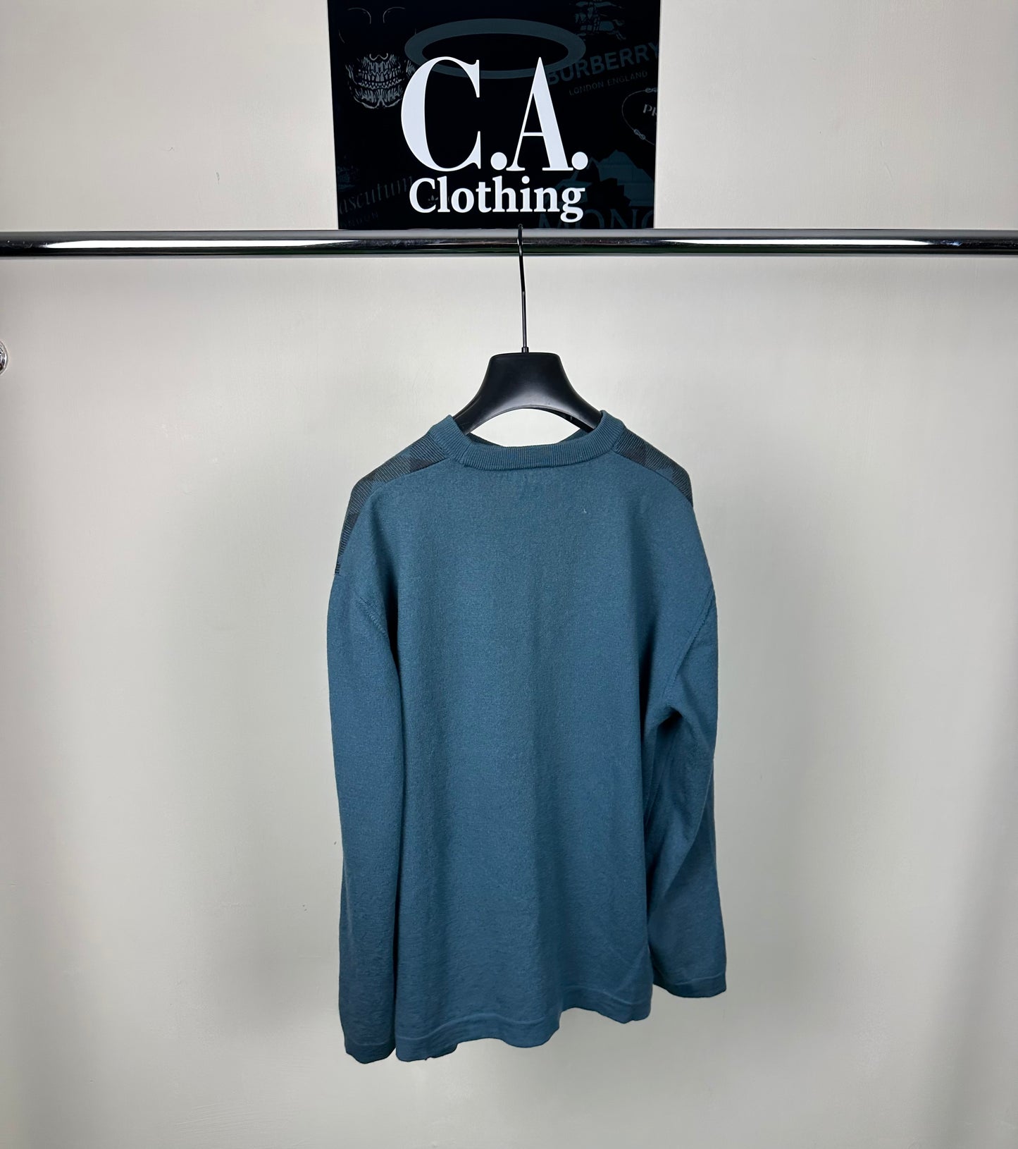 Aquascutum Dark Check Jumper Size (XL)