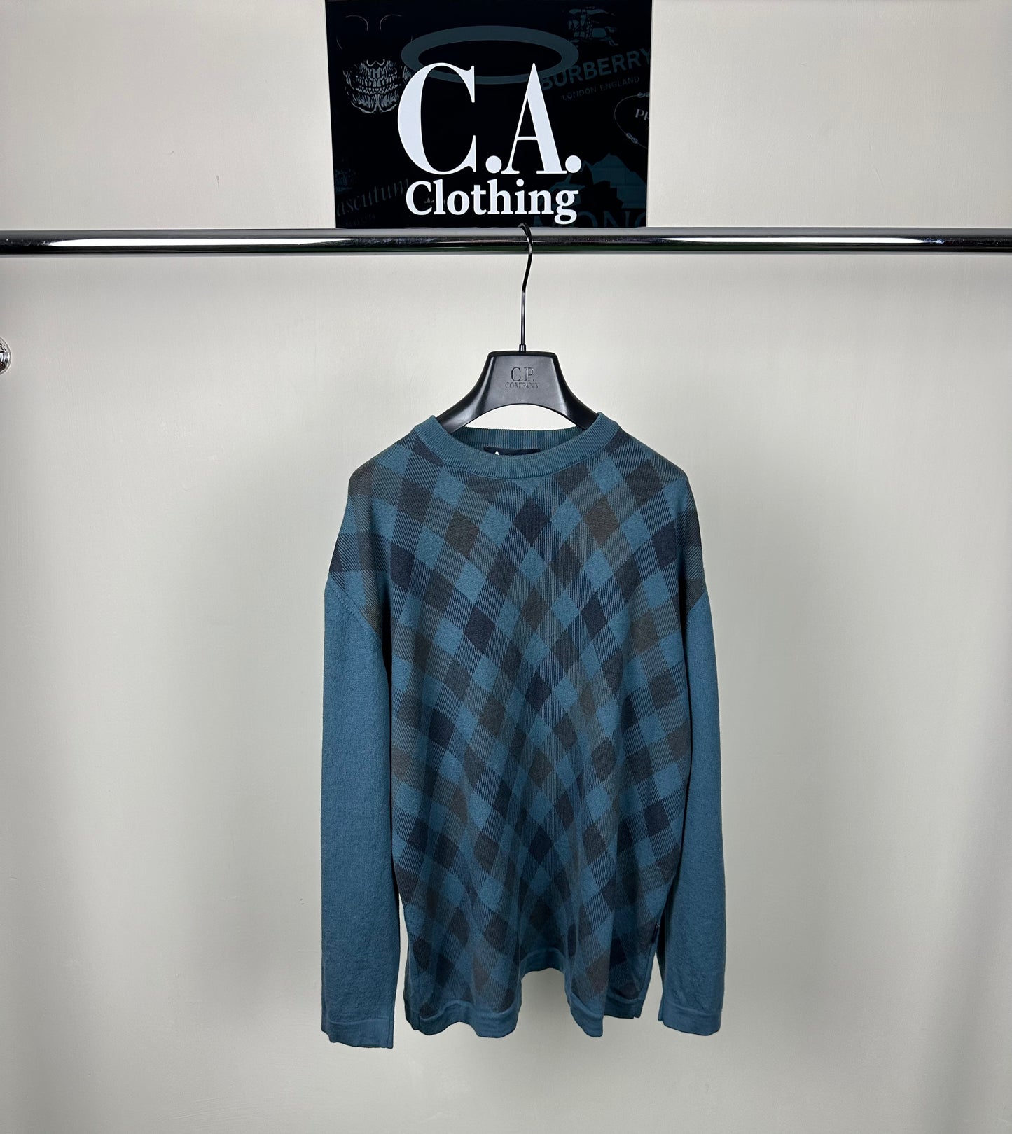 Aquascutum Dark Check Jumper Size (XL)