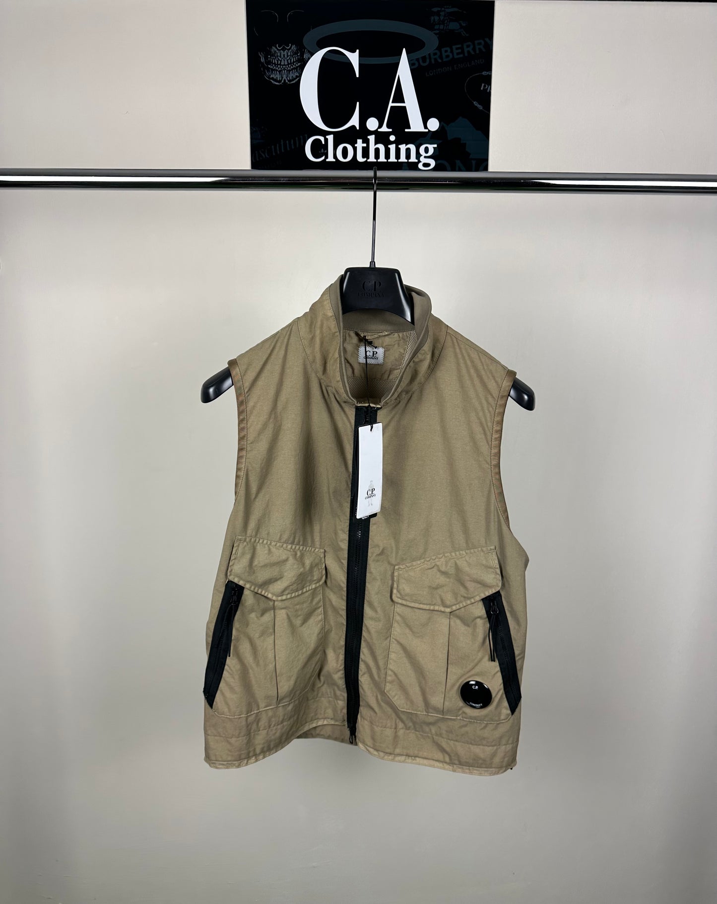 BNWTs CP Company Taylon R Lens Gilet size Small (S)